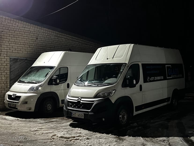 Izbraukuma servisa auto